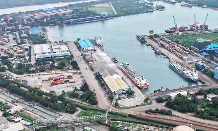 Crude oil tanker arrives at New Mangalore Port; 2 more ships expected soon?