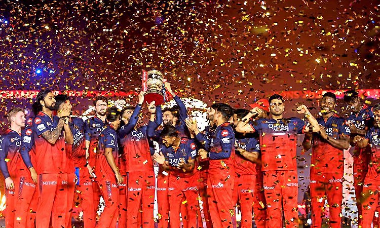 RCB XI: ಪಡಿಕ್ಕಲ್‌ ಅಥವಾ ಅಯ್ಯರ್?‌ ಯಾರಿಗೆ ಚಾನ್ಸ್?‌ ಹೀಗಿರಬಹುದು ಆರ್‌ ಸಿಬಿ ಆಡುವ ಬಳಗ