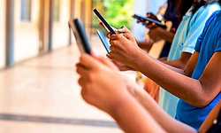 ವಿಶ್ವದ ಶೇ.58 ದೇಶದ ಶಾಲೇಲಿ ಮೊಬೈಲ್‌ ನಿಷೇಧ: ಯುನೆಸ್ಕೋ 