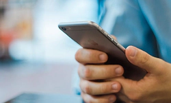 ತರಗತಿ ಅವಧಿಯಲ್ಲಿ ಶಿಕ್ಷಕರಿಗೆ ಮೊಬೈಲ್ ಬಳಕೆ ನಿಷೇಧ: ಜಿಲ್ಲಾಧಿಕಾರಿ ಆದೇಶ