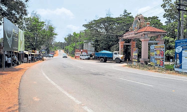 ಹಟ್ಟಿಯಂಗಡಿ ಕ್ರಾಸ್‌: ತುರ್ತಾಗಿ ಬೇಕಿದೆ ವಾಹನಗಳ ವೇಗಕ್ಕೆ ಬ್ರೇಕ್‌