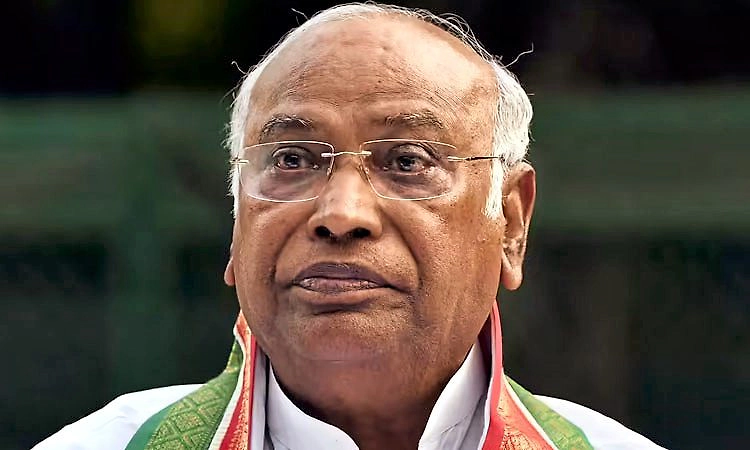 ಪ್ರಧಾನಿ ಮೋದಿ 'ಭಯೋತ್ಪಾದಕ'... ಮಲ್ಲಿಕಾರ್ಜುನ ಖರ್ಗೆಗೆ ಚುನಾವಣಾ ಆಯೋಗ ನೋಟಿಸ್