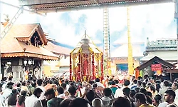 ಕೊಲ್ಲೂರು ಶ್ರೀ ಮೂಕಾಂಬಿಕಾ ದೇವಿಗೆ ನೂತನ ಬೆಳ್ಳಿರಥ ಸಮರ್ಪಣೆ