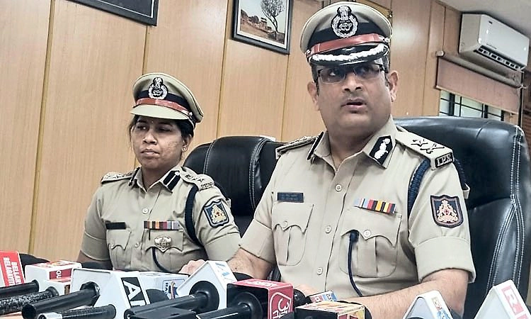 Ballari: ರೌಡಿ ನಿಗ್ರಹ ತಂಡದಿಂದ ಹಲವು ರೌಡಿಶೀಟರ್‌ ಗಳ ಮೇಲೆ ದಾಳಿ: ಏರ್‌ ಗನ್‌ ಪತ್ತೆ