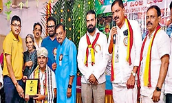 ಭುವನೇಶ್ವರಿ ಸೇವಾ ಸಮಿತಿ: ನಗರ ಸೇವಕ ಭಾಸ್ಕರ್‌ ಶೆಟ್ಟಿ ಅವರಿಗೆ ಗೌರವಾರ್ಪಣೆ