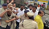 ರಾಜ್ಯ ಕಾಂಗ್ರೆಸ್‌ ಕಚೇರಿ ಬಳಿ ಧರಣಿ ವೇಳೆ ಬಿಜೆಪಿಗರಿಗೆ ಮೊಟ್ಟೆ ಏಟು!