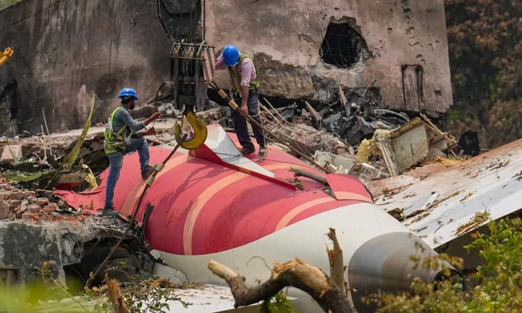 Air India Crash: ವಿಚಾರಣೆ ಮುಗಿಯುವ ಮೊದಲೇ ಪೈಲಟ್ ರನ್ನು ದೂರುವುದು ದುರದೃಷ್ಟಕರ: ಸುಪ್ರೀಂ