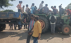 ಬಸ್ ವಿಳಂಬ: ಬಚ್ಚನಕೇರಿ ಗ್ರಾಮಸ್ಥರ ಪ್ರತಿಭಟನೆ