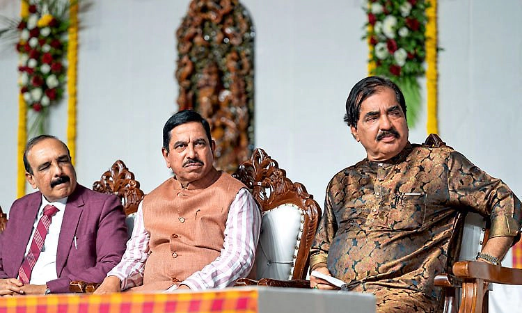 ತಿಂಗಳಲ್ಲಿ ಆಳ್ವಾಸ್ ಪರಿಗಣಿತ ವಿಶ್ವವಿದ್ಯಾಲಯ: ಪ್ರಹ್ಲಾದ್ ಜೋಶಿ ಭರವಸೆ