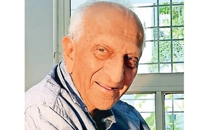 Space scientist Eknath Vasant Chitnis dies in Pune at 100