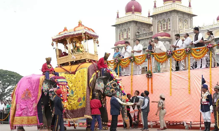 Mysuru Dussehra concludes with grand 'Jamboo Savari'