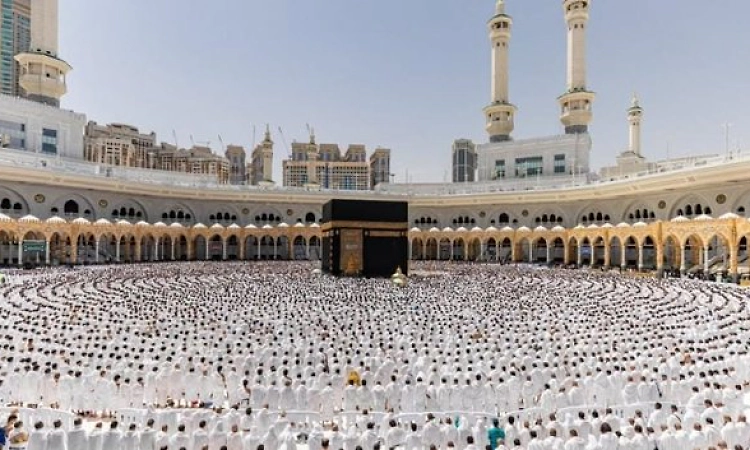 Killed for kiss in Mecca mosque? Secret Saudi execution of Bangladeshis sparks outrage