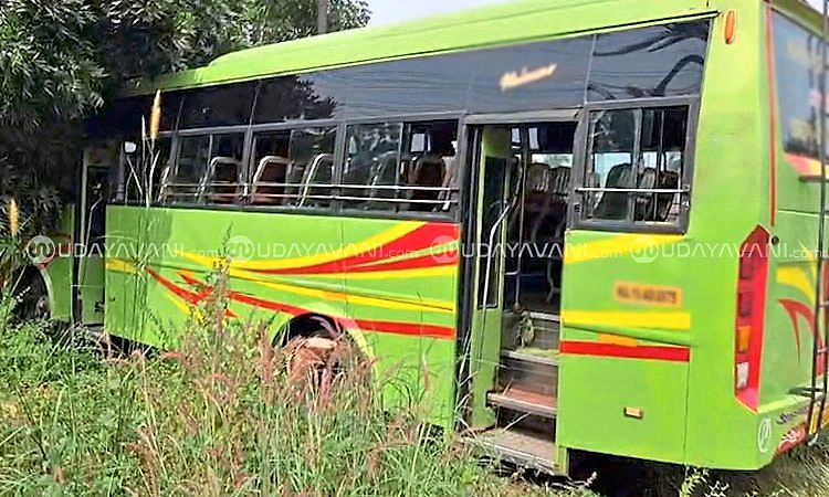 ಮೂಳೂರು: ದಿಢೀರ್ ಅಸ್ವಸ್ಥತೆಯ ನಡುವೆಯೂ ಪ್ರಯಾಣಿಕರ ಜೀವ ಉಳಿಸಿದ ಬಸ್‌ ಚಾಲಕ