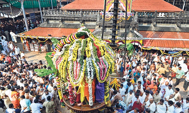ಕರಾವಳಿ ವೈಭವದ ನವರಾತ್ರಿ ಉತ್ಸವ: ಸಂಪನ್ನಗೊಂಡ ವಿಜಯದಶಮಿ