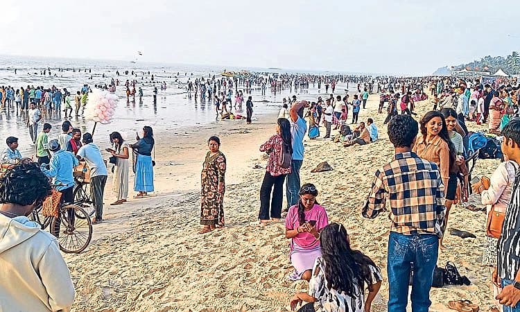 Malpe: ಕ್ರಿಸ್ಮಸ್‌, ಹೊಸ ವರ್ಷದ ಹಿನ್ನೆಲೆ: ಕರಾವಳಿಯ ಬೀಚ್‌ಗಳಲ್ಲಿ ಭಾರೀ ಜನದಟ್ಟಣೆ