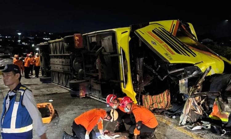 Indonesia: ಭೀಕರ ಬಸ್​ ಅಪಘಾತ: 16 ಪ್ರಯಾಣಿಕರ ಸಾವು, 18 ಮಂದಿಗೆ ಗಾಯ