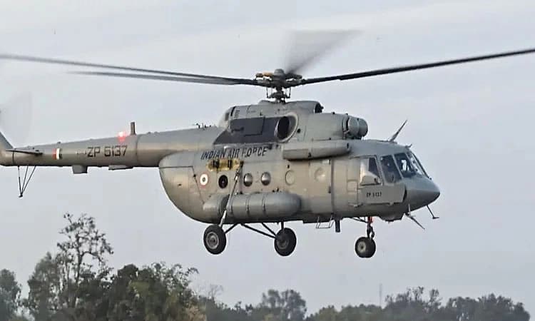 Madhya Pradesh:ಸೆರೆ ಹಿಡಿದ ಹುಲಿ ಹೆಲಿಕಾಪ್ಟರ್‌ನಲ್ಲಿ ಸ್ಥಳಾಂತರ