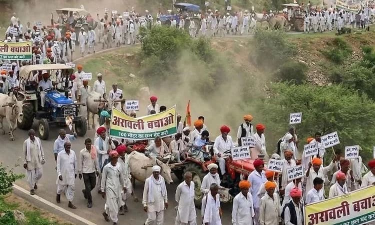 ಅರಾವಳಿ ಬೆಟ್ಟ ಶ್ರೇಣೀಲಿ ಗಣಿಗಾರಿಕೆ: ಕೇಂದ್ರದ ವಿರುದ್ಧ ಭಾರಿ ಪ್ರತಿಭಟನೆ