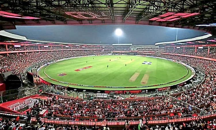 ಚಿನ್ನಸ್ವಾಮಿ ಸ್ಟೇಡಿಯಂ: ‘ವಿಜಯ್‌ ಹಜಾರೆ’ಗೆ ಕ್ಷಣಗಣನೆ  