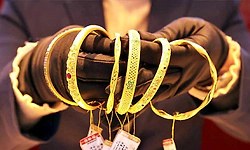 Mangaluru: ನಕಲಿ ಚಿನ್ನದ ಬಳೆ ಅಡವಿಟ್ಟು ಸಾಲ: ಮೂವರ ಬಂಧನ