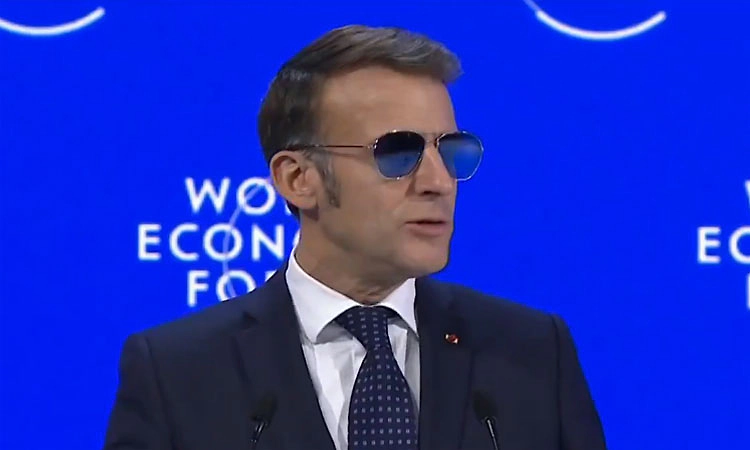 Viral;ಫ್ರೆಂಚ್ ಅಧ್ಯಕ್ಷ ಮ್ಯಾಕ್ರನ್‌ ಧರಿಸಿದ್ದ ಸನ್ ಗ್ಲಾಸ್‌ ಗೆ ಈಗ ಭಾರೀ ಬೇಡಿಕೆ!