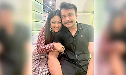 ದರ್ಶನ್‌ ಮೆಂಟಲಿ ತುಂಬಾ ಸ್ಟ್ರಾಂಗ್‌ ಇದ್ದಾರೆ: ಅಭಿಮಾನಿಗಳಿಗೆ ವಿಜಯಲಕ್ಷ್ಮೀ ಮಾತು...