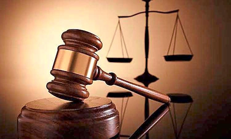 ನಾಯಿಗೆ ಕಲ್ಲಿನಿಂದ ಹೊಡೆದದ್ದಕ್ಕೆ ಗಲಾಟೆ ಪ್ರಕರಣ: ತನಿಖೆಗೆ ಹೈಕೋರ್ಟ್ ಮಧ್ಯಂತರ ತಡೆ