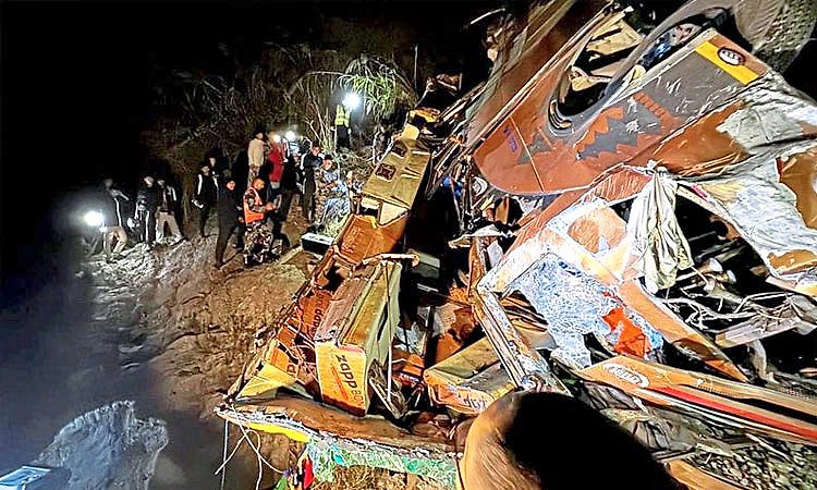 ನೇಪಾಳ: ಭೀಕರ ರಸ್ತೆ ಅಪಘಾತ: ನದಿಗೆ ಉರುಳಿದ ಬಸ್, ಕನಿಷ್ಠ 18 ಪ್ರಯಾಣಿಕರ ದಾರುಣ ಸಾವು!