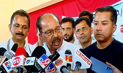 ರಾಜ್ಯ ಸರಕಾರ ಸುಭದ್ರವಾಗಿದೆ, ಯಾವುದೇ ಗೊಂದಲ, ಬಿಕ್ಕಟ್ಟು ಇಲ್ಲ: ವೀರಪ್ಪ ಮೊಯ್ಲಿ