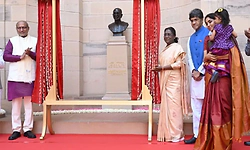 ಪ್ರಧಾನಿ ಮೋದಿ ಘೋಷಣೆ ಬಳಿಕ ರಾಜಾಜಿ ಪ್ರತಿಮೆ ಅನಾವರಣ!