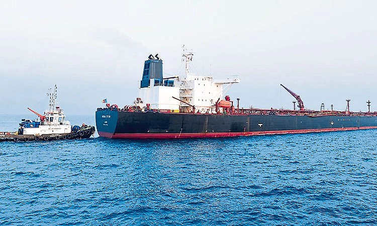 Mangaluru: Russian crude oil tanker Aqua Titan begins unloading near port