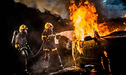 4 vehicles belonging to Jewish ambulance service set on fire in London