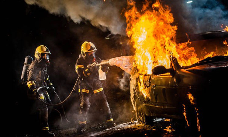 4 vehicles belonging to Jewish ambulance service set on fire in London