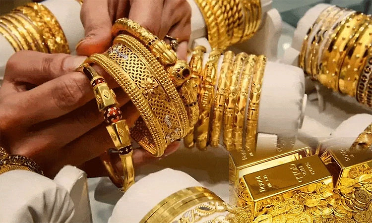 Good news for Gold Buyers: Gold and Silver prices drop