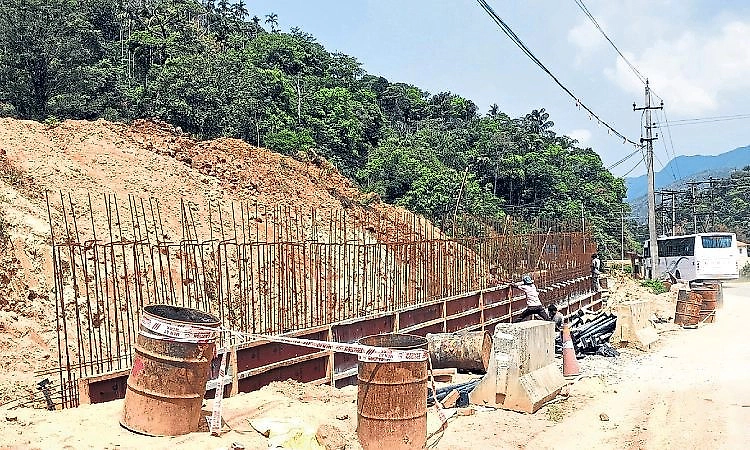 Retaining wall work at 21 vulnerable spots on Sampaje Ghat road gains pace