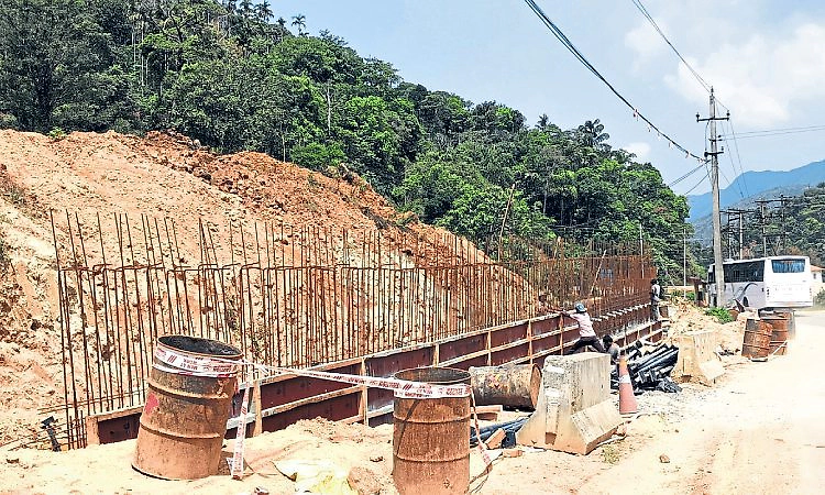 ಸಂಪಾಜೆ ಘಾಟಿ ರಸ್ತೆ:  21 ಅಪಾಯಕಾರಿ ಸ್ಥಳಗಳಲ್ಲಿ ತಡೆಗೋಡೆ ಕಾಮಗಾರಿಗೆ ವೇಗ