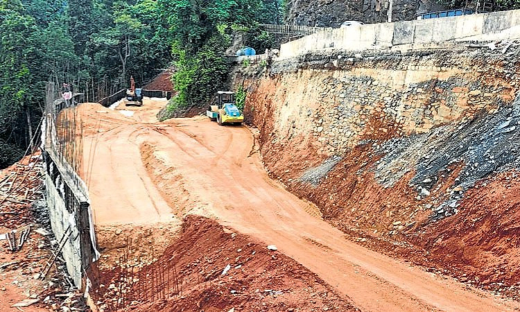 Siddapura: ಹುಲಿಕಲ್‌ ಘಾಟಿ ಧರೆ ಕುಸಿತ, ವೇಗ ಕಾಣದ ದುರಸ್ತಿ ಕಾಮಗಾರಿ