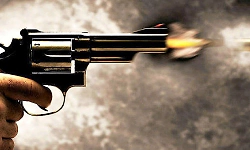 Gold shop owner opens fire over pawned jewelry dispute in Dharwad; three injured