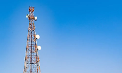 Jharkhand: Girl climbs 100-ft mobile tower, demands boyfriend's release from jail