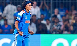 T20I: ಕ್ರಿಕೆಟ್‌ ಗೆ ಪಾದಾರ್ಪಣೆ ಮಾಡಿ ಒಂದೇ ವರ್ಷಕ್ಕೆ ನಂಬರ್‌ 1 ಬೌಲರ್‌ ಆದ ಶ್ರೀಚರಣಿ