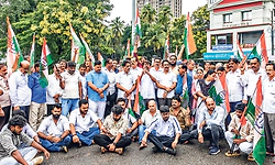 ಉಡುಪಿ: ಪ್ರಶ್ನೆಪತ್ರಿಕೆ ಸೋರಿಕೆ, ಪೊಲೀಸ್‌ ದೌರ್ಜನ್ಯ ಖಂಡಿಸಿ ಕಾಂಗ್ರೆಸ್‌ ಪ್ರತಿಭಟನೆ