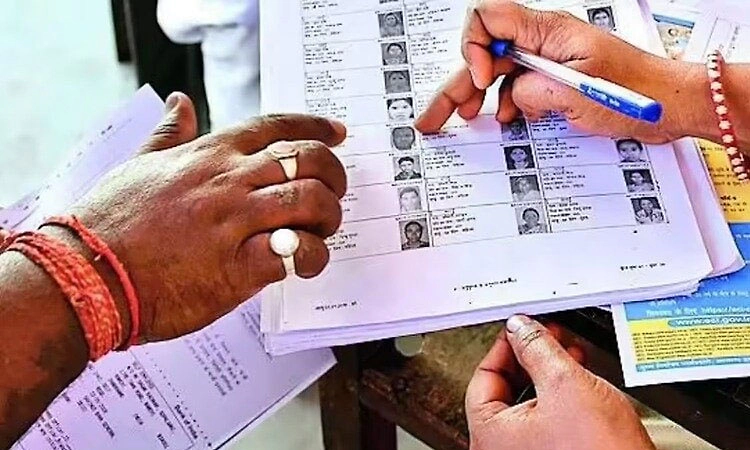 ಎಸ್ಐಆರ್ ಪ್ರಕ್ರಿಯೆ: 24ನೇ ದಿನಕ್ಕೆ ಶೇ.100 ಗಣತಿ ನಮೂನೆ ವಿತರಣೆ
