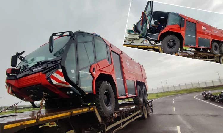 ವಿಜಯಪುರ ವಿಮಾನ ನಿಲ್ದಾಣ: ಆಸ್ಟ್ರಿಯಾದಿಂದ ಬಂದಿಳಿದ 2 ಅಗ್ನಿಶಾಮಕ ವಾಹನ