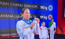  Asian Games: ಬೆಳ್ಳಿ ಪದಕ ಗೆದ್ದ ಮೀರಾ ಬಾಯಿ ಚಾನು  