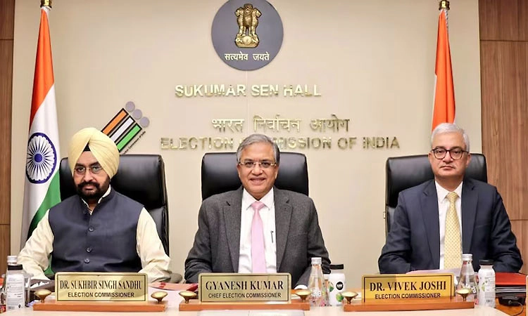SIR ವಿಚಾರದಲ್ಲಿ ಚುನಾವಣ ಆಯೋಗದೊಳಗೆ ಅಪಸ್ವರ-10 ತಿಂಗಳಲ್ಲಿ 14 ಬಾರಿ ಆಕ್ಷೇಪಣೆ ಸಲ್ಲಿಕೆ!