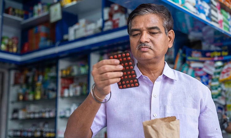 ಔಷಧಕ್ಕೆ 10% ಹೆಚ್ಚು ಹಣ ಪಡೆವುದು ಹಗಲು ದರೋಡೆ: ಸುಪ್ರೀಂ ಆಕ್ಷೇಪ