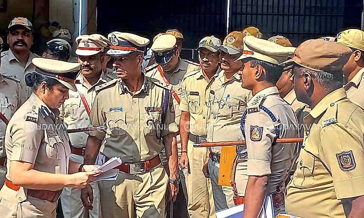 Mangaluru: ಜೈಲಿಗೆ ಡಿಜಿಪಿ ಅಲೋಕ್ ಕುಮಾರ್ ಭೇಟಿ... ಭದ್ರತಾ ವ್ಯವಸ್ಥೆ ಪರಿಶೀಲನೆ