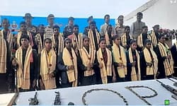 Odisha: 2 ಕೋಟಿ ರೂ. ಬಹುಮಾನ ಹೊತ್ತಿದ್ದ 22 ನಕ್ಸಲೀಯರು ಶರಣಾಗತಿ- ಆರ್ಥಿಕ ನೆರವು