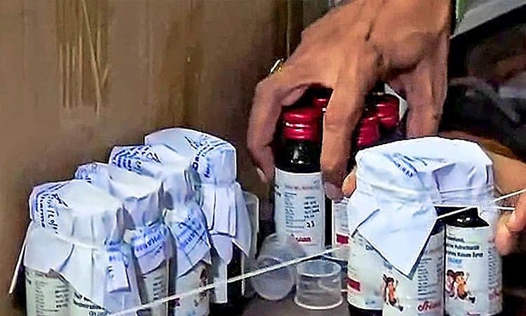 Varanasi: ಕೆಮ್ಮಿನ ಸಿರಪ್ ಅಕ್ರಮ ಜಾಲ; ನಾಲ್ವರ ವಿರುದ್ಧ ಲುಕ್ ಔಟ್ ನೋಟಿಸ್