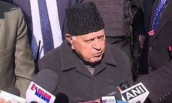 Students must leave Iran before panic strikes: Farooq Abdullah